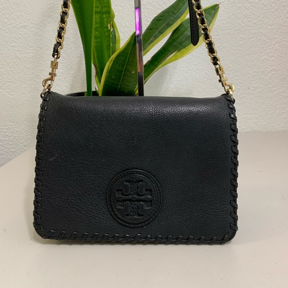 Handbags - 💕👜Tory Burch Leather Chain Crossbody Bag💕👜👜